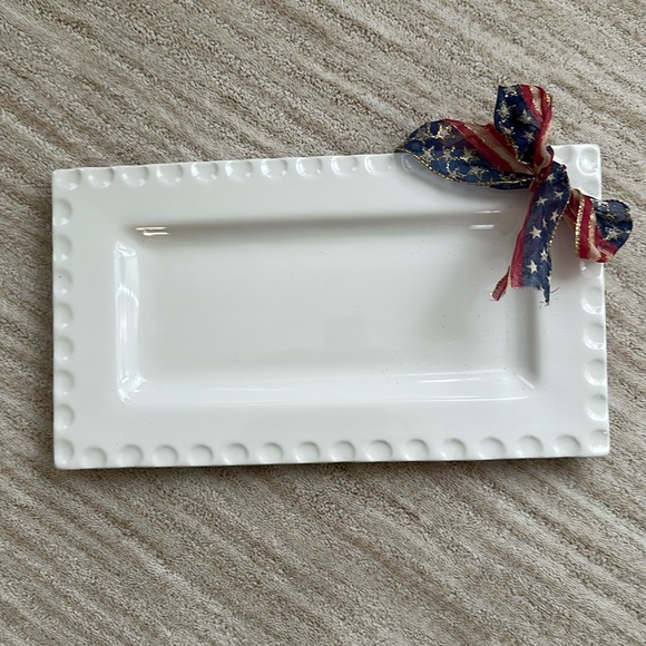 Southern Living Dress Me Up Ribbon Rectangular Platter 13.5 x 7.5 White Scallop - Picture 4 of 14